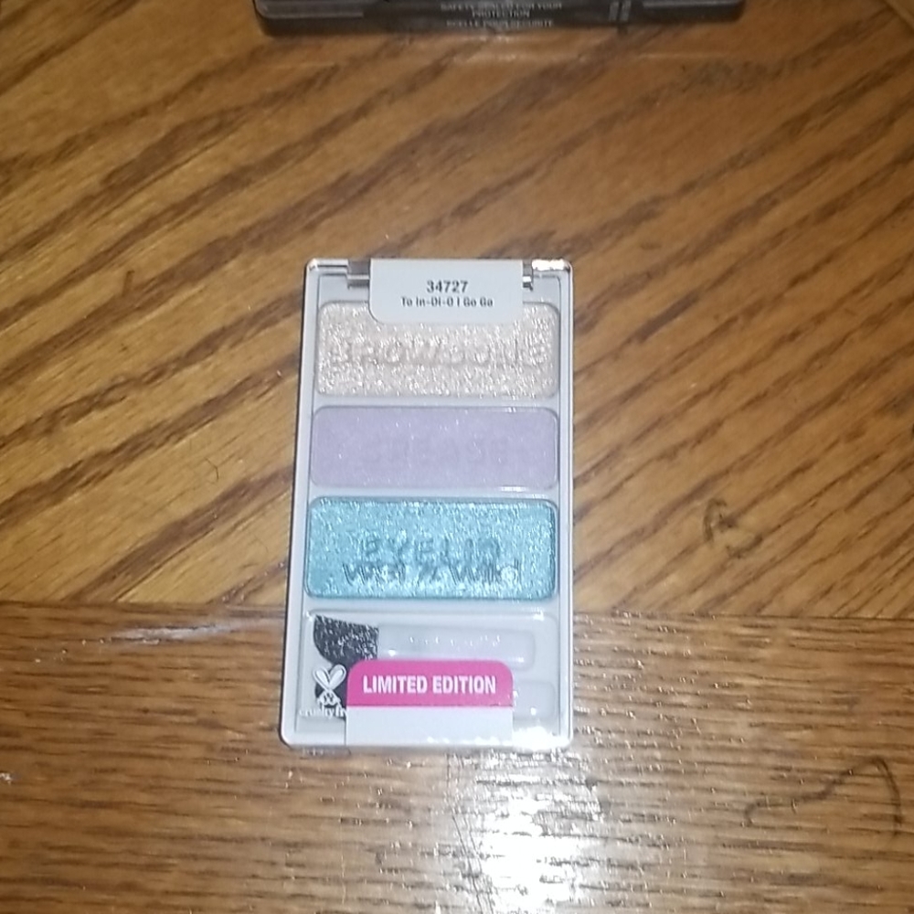 Small Eyeshadow bundle - Picture 3 of 4
